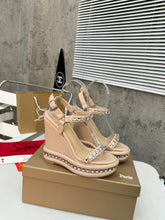 Load image into Gallery viewer, Stud Wedges