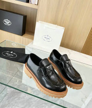 Load image into Gallery viewer, Leather Loafers