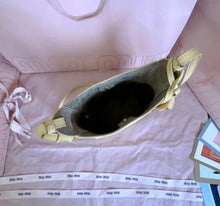 Load image into Gallery viewer, Leather Bucket Bag