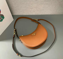 Load image into Gallery viewer, Arque Leather Shoulder Bag