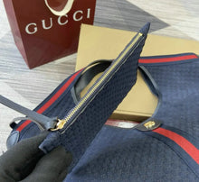 Load image into Gallery viewer, Giglio