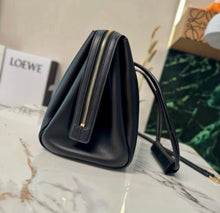 Load image into Gallery viewer, Madrid Large