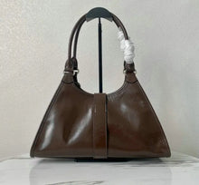 Load image into Gallery viewer, Medium Leather Tote