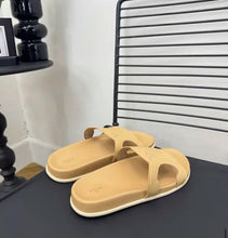 Load image into Gallery viewer, Triomphe Sandals