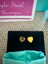 Load image into Gallery viewer, Heart Earrings