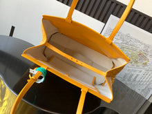 Load image into Gallery viewer, Bellechasse