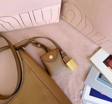 Load image into Gallery viewer, Leather Bucket Bag