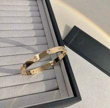 Load image into Gallery viewer, Love Bracelet