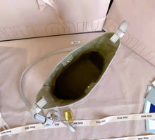 Load image into Gallery viewer, Leather Bucket Bag