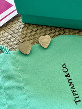 Load image into Gallery viewer, Heart Earrings