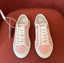 Load image into Gallery viewer, Logo Trainers