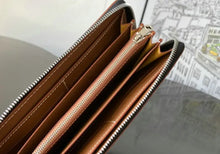 Load image into Gallery viewer, Zippy Wallet