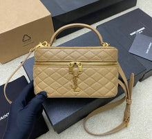 Load image into Gallery viewer, Mini Gabby