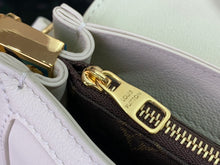 Load image into Gallery viewer, Dauphine Soft