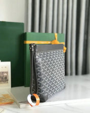 Load image into Gallery viewer, Conti Pouch