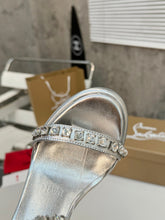 Load image into Gallery viewer, Stud Wedges