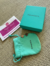 Load image into Gallery viewer, Heart Earrings