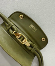 Load image into Gallery viewer, Madrid Medium