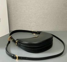 Load image into Gallery viewer, Arque Leather Shoulder Bag