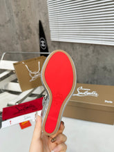 Load image into Gallery viewer, Stud Wedges