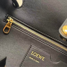 Load image into Gallery viewer, Madrid Large