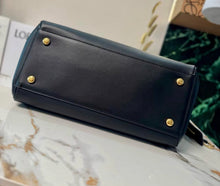 Load image into Gallery viewer, Madrid Large