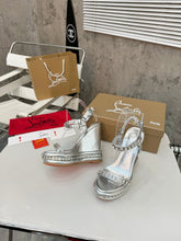 Load image into Gallery viewer, Stud Wedges