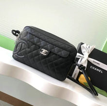 Load image into Gallery viewer, Lambskin Shoulder Bag