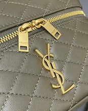 Load image into Gallery viewer, Mini Gabby