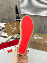 Load image into Gallery viewer, Stud Wedges