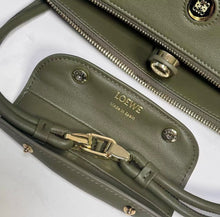 Load image into Gallery viewer, Madrid Large