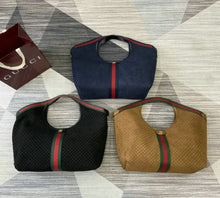 Load image into Gallery viewer, Giglio