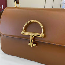 Load image into Gallery viewer, Half Horsebit Top Handle