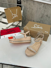 Load image into Gallery viewer, Stud Wedges