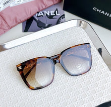Load image into Gallery viewer, Logo Sunglasses