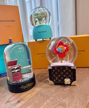 Load image into Gallery viewer, Snow Globe