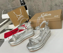 Load image into Gallery viewer, Stud Wedges