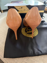 Load image into Gallery viewer, Ready to post size 6 (39)