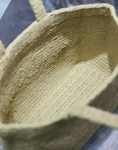 Load image into Gallery viewer, Raffia Tote