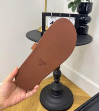 Load image into Gallery viewer, Triomphe Sandals
