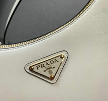 Load image into Gallery viewer, Arque Leather Shoulder Bag