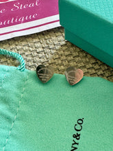 Load image into Gallery viewer, Heart Earrings