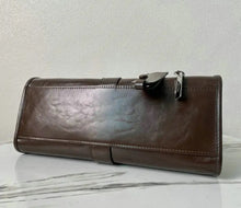 Load image into Gallery viewer, Medium Leather Tote