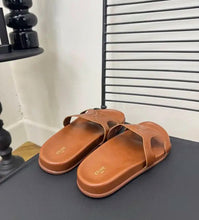 Load image into Gallery viewer, Triomphe Sandals