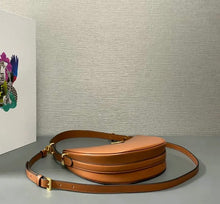 Load image into Gallery viewer, Arque Leather Shoulder Bag