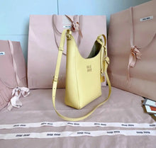 Load image into Gallery viewer, Leather Bucket Bag