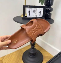 Load image into Gallery viewer, Triomphe Sandals