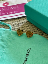 Load image into Gallery viewer, Heart Earrings