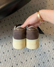 Load image into Gallery viewer, Platform Trainers