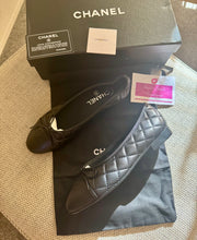 Load image into Gallery viewer, CC Quilted Pumps